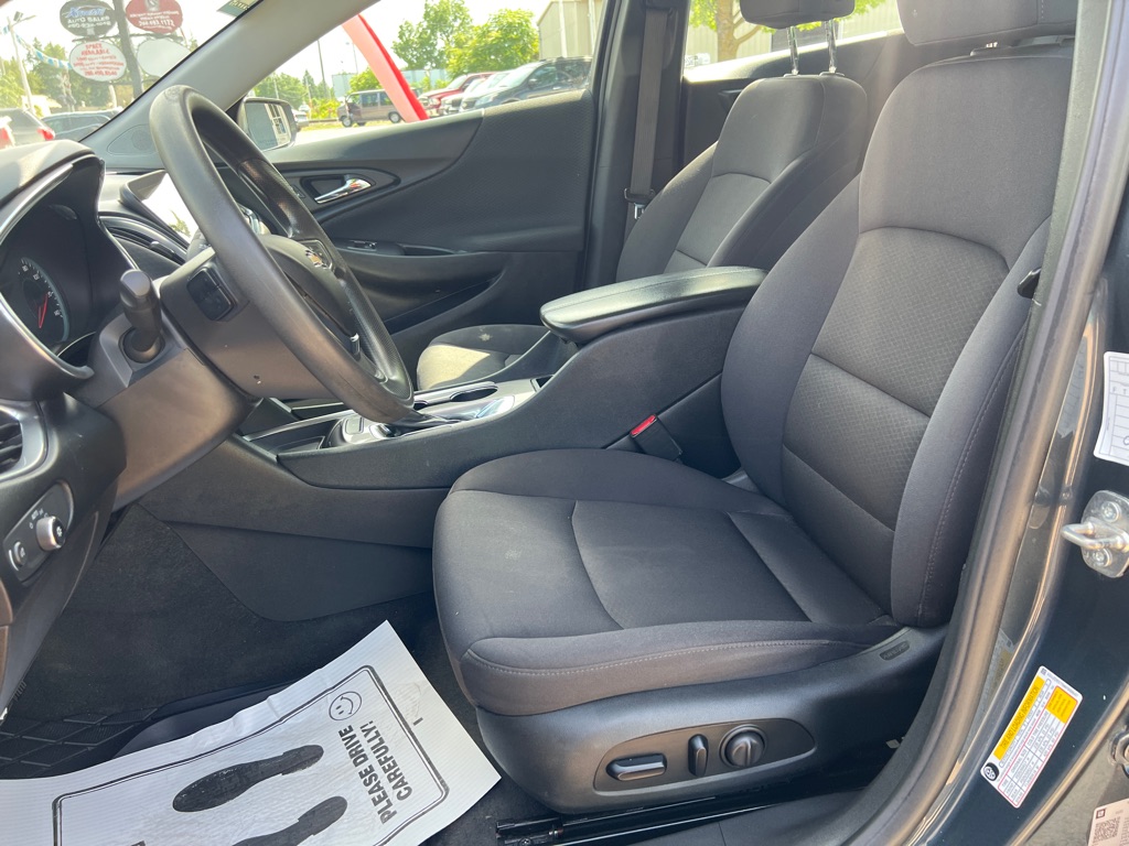 Photo 16 of this CHEVROLET MALIBU