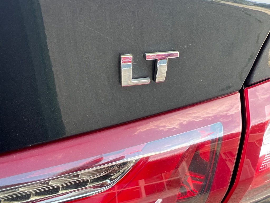 Photo 14 of this CHEVROLET MALIBU