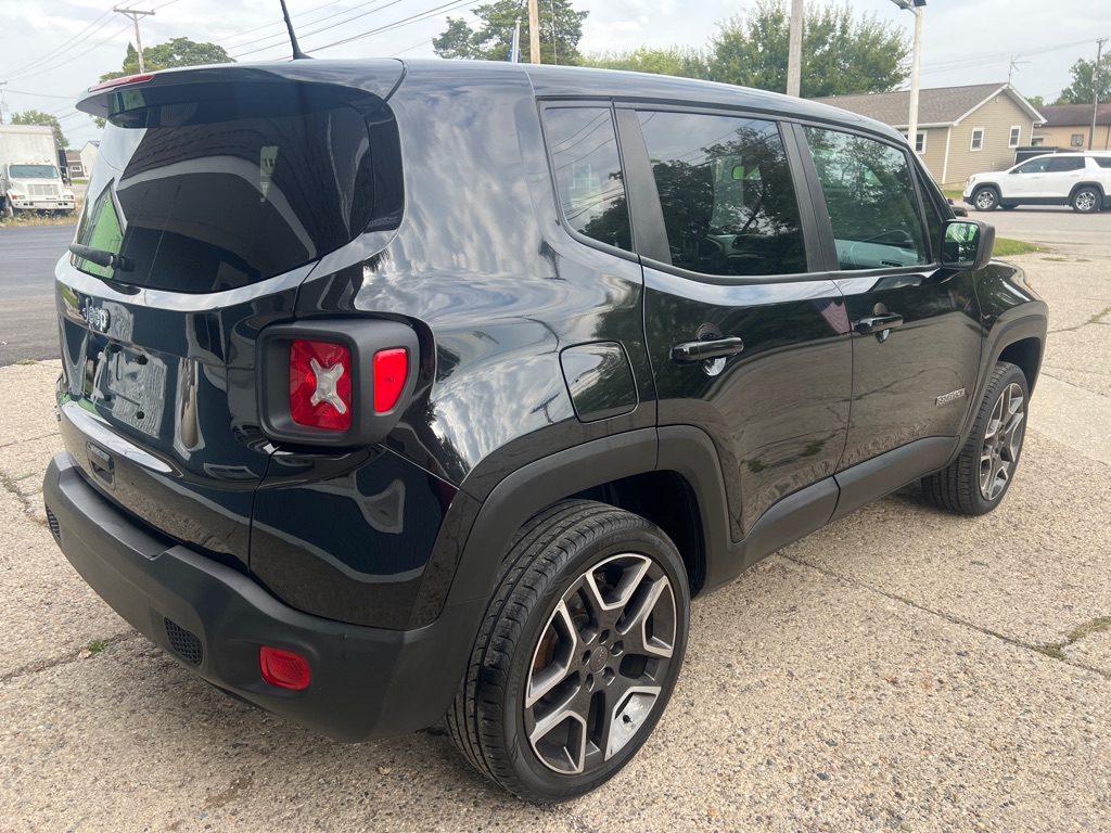 Photo 8 of this JEEP RENEGADE