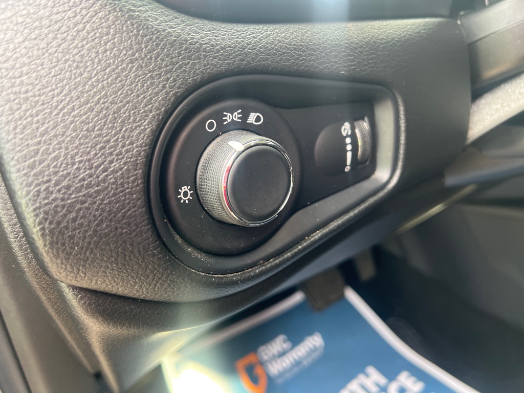 Photo 27 of this JEEP RENEGADE