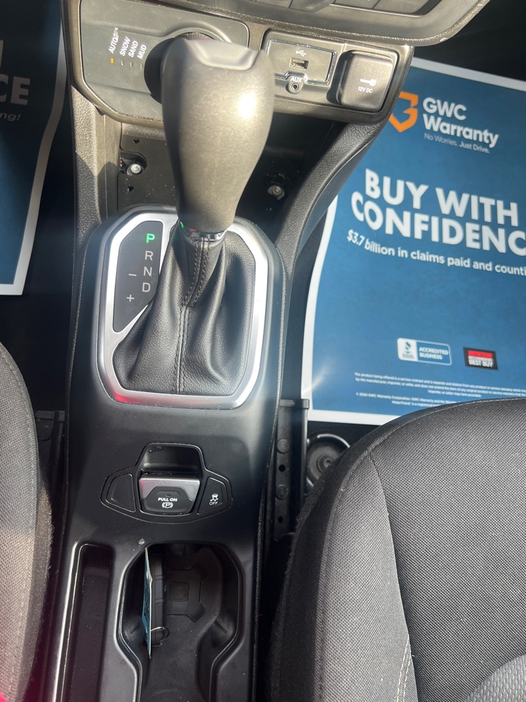 Photo 40 of this JEEP RENEGADE