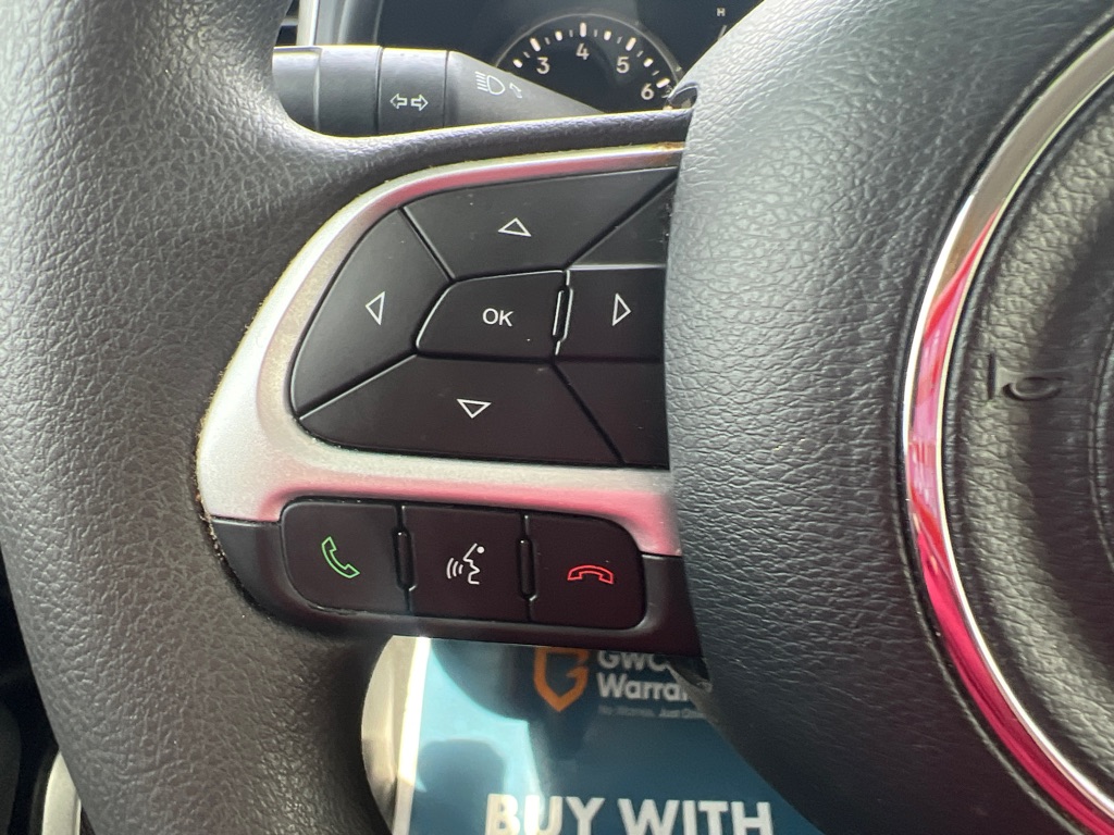 Photo 30 of this JEEP RENEGADE