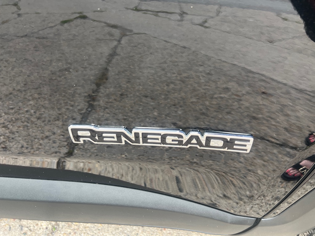 Photo 12 of this JEEP RENEGADE