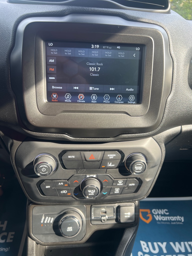 Photo 39 of this JEEP RENEGADE