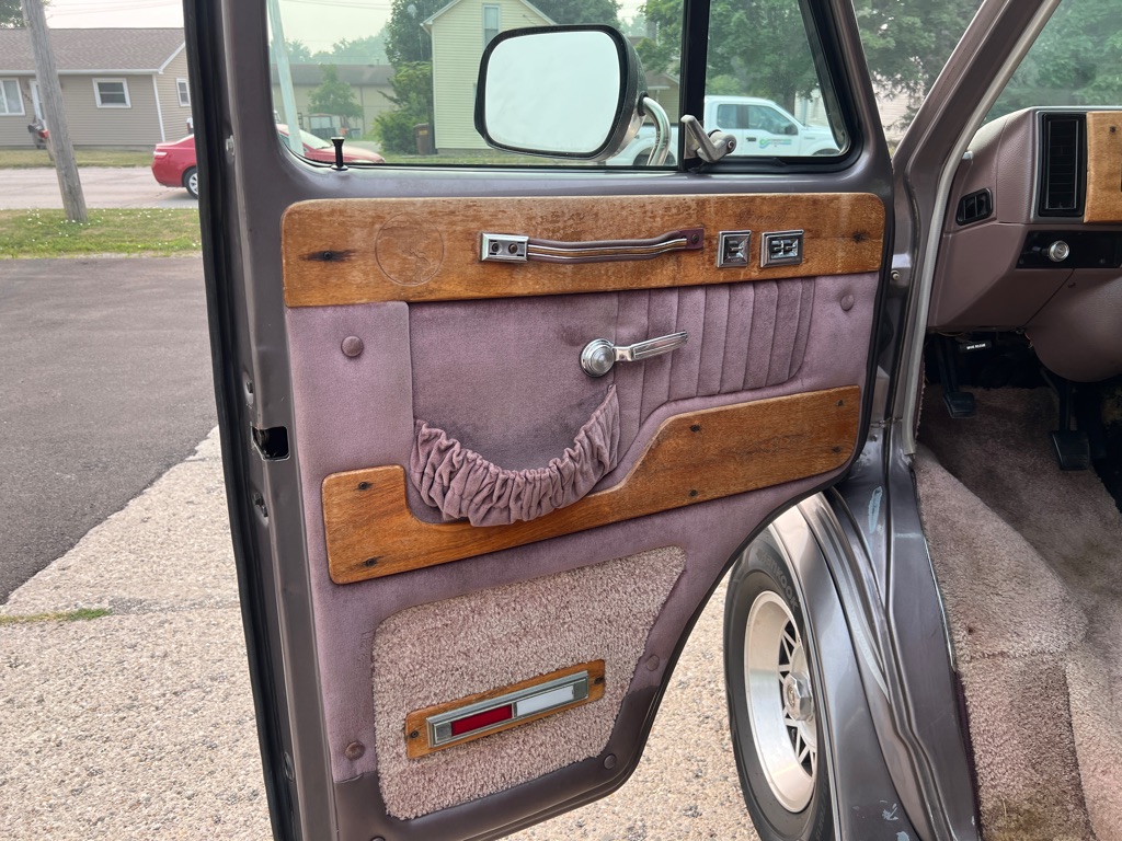 Photo 14 of this CHEVROLET G20 VAN