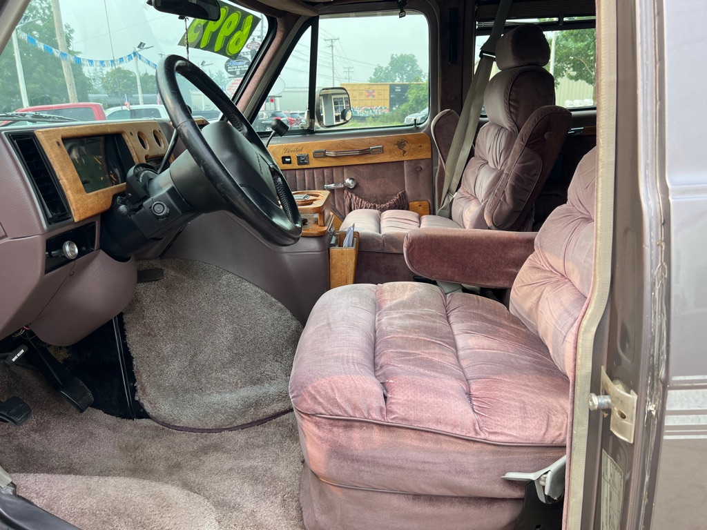 Photo 15 of this CHEVROLET G20 VAN