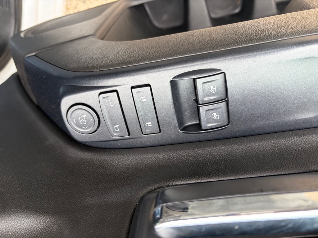 Photo 33 of this CHEVROLET SILVERADO 2500H