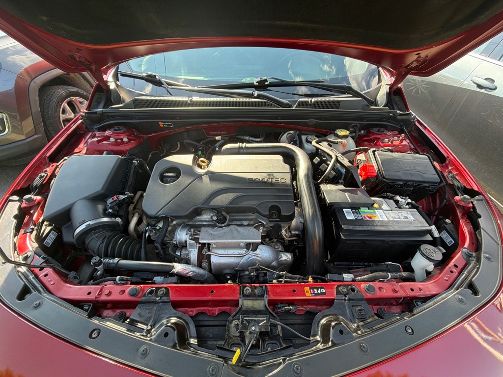 Photo 32 of this CHEVROLET MALIBU