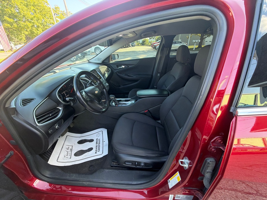 Photo 11 of this CHEVROLET MALIBU