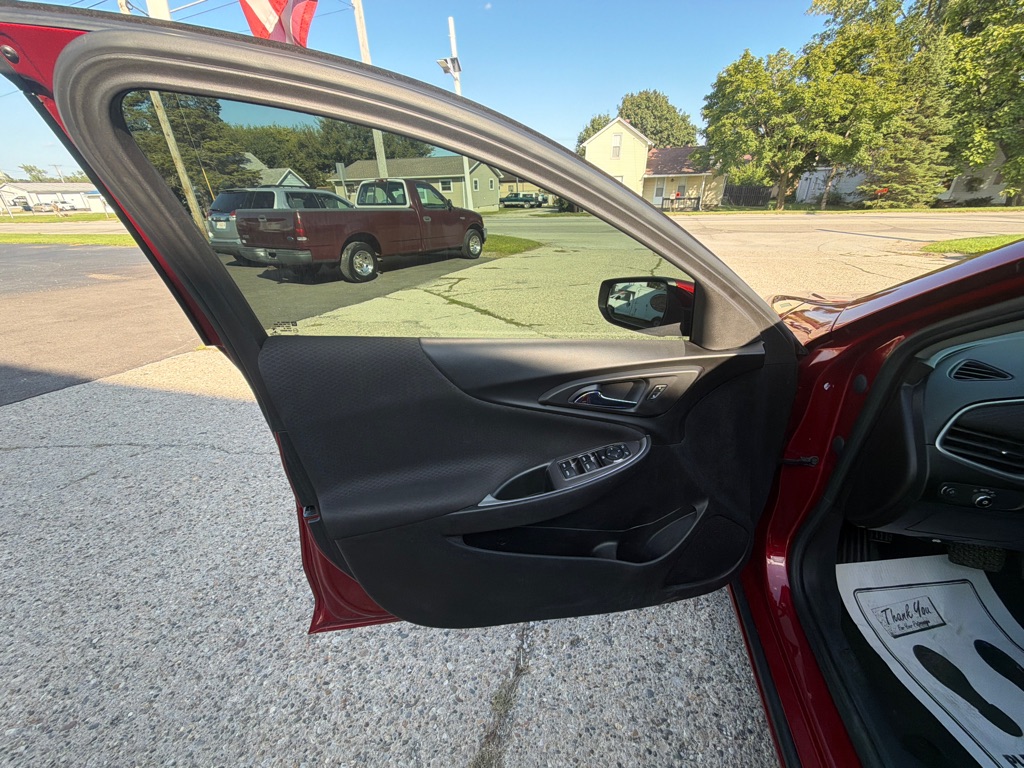 Photo 12 of this CHEVROLET MALIBU
