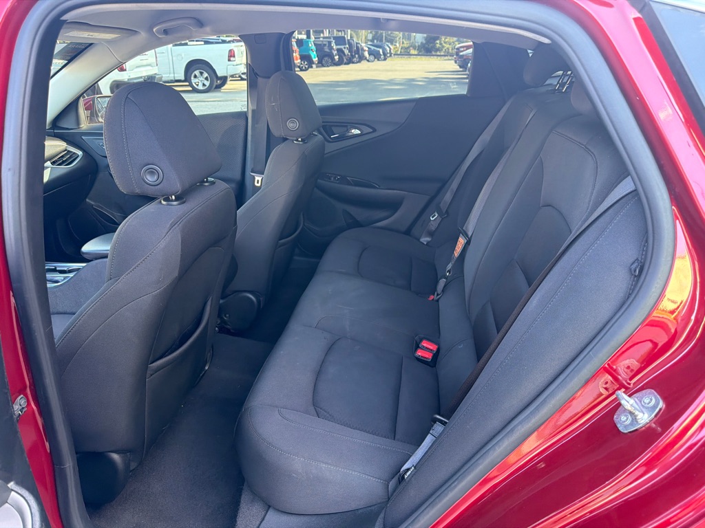Photo 14 of this CHEVROLET MALIBU