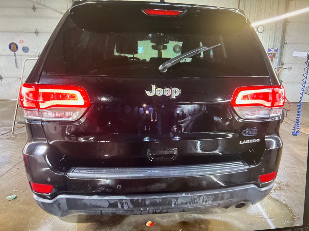 Photo 3 of this JEEP GRAND CHEROKEE