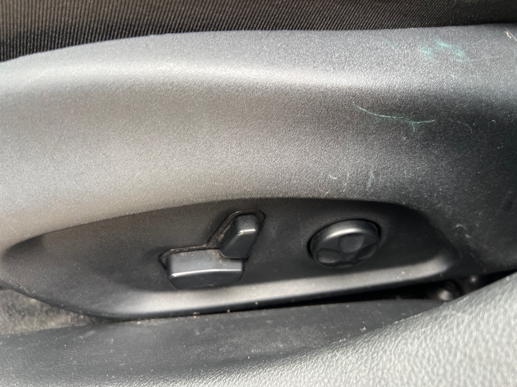 Photo 41 of this JEEP COMPASS