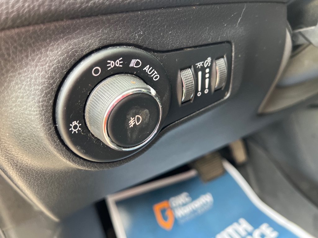 Photo 42 of this JEEP COMPASS
