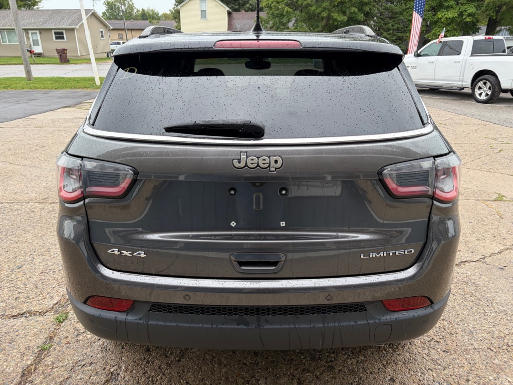 Photo 3 of this JEEP COMPASS