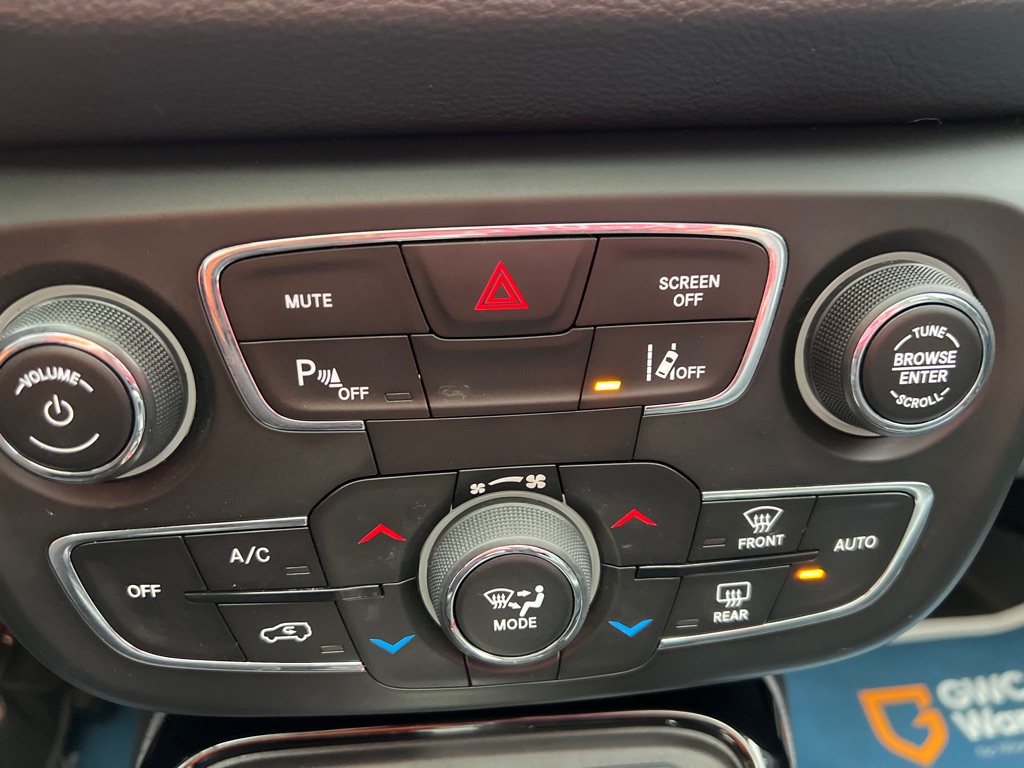 Photo 53 of this JEEP COMPASS