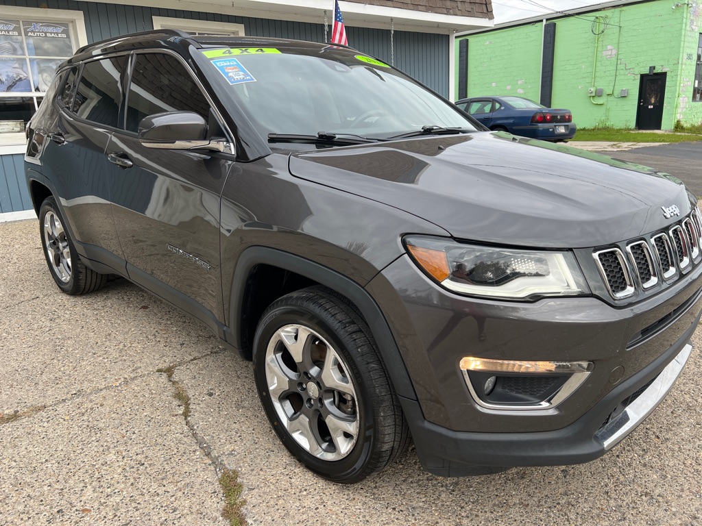 Photo 21 of this JEEP COMPASS