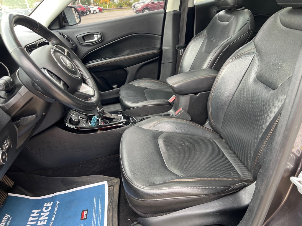 Photo 29 of this JEEP COMPASS