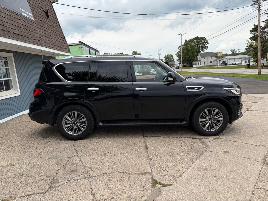 Photo 4 of this INFINITI QX80