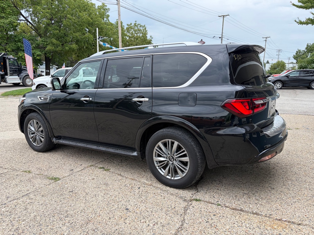 Photo 7 of this INFINITI QX80