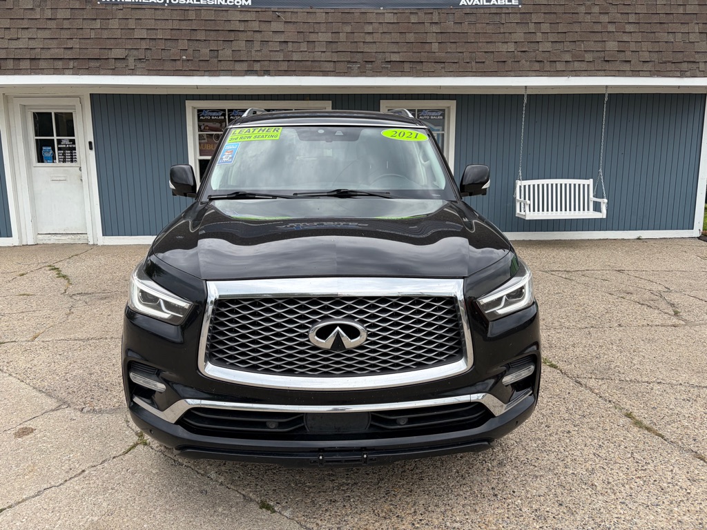 Photo 2 of this INFINITI QX80
