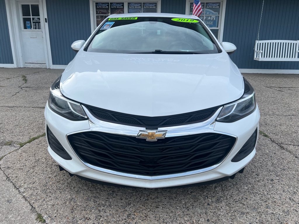 Photo 4 of this CHEVROLET CRUZE