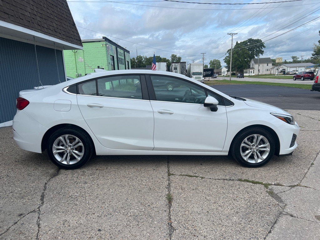Photo 10 of this CHEVROLET CRUZE