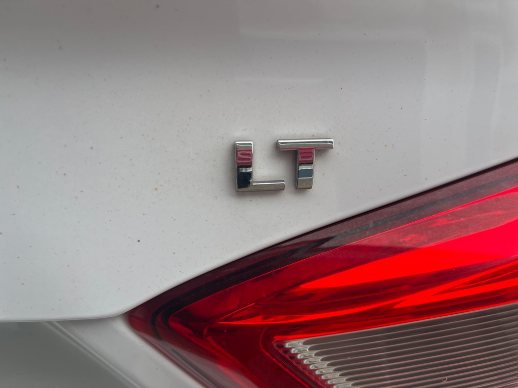 Photo 14 of this CHEVROLET CRUZE