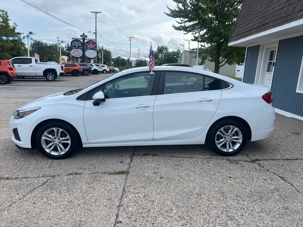Photo 6 of this CHEVROLET CRUZE