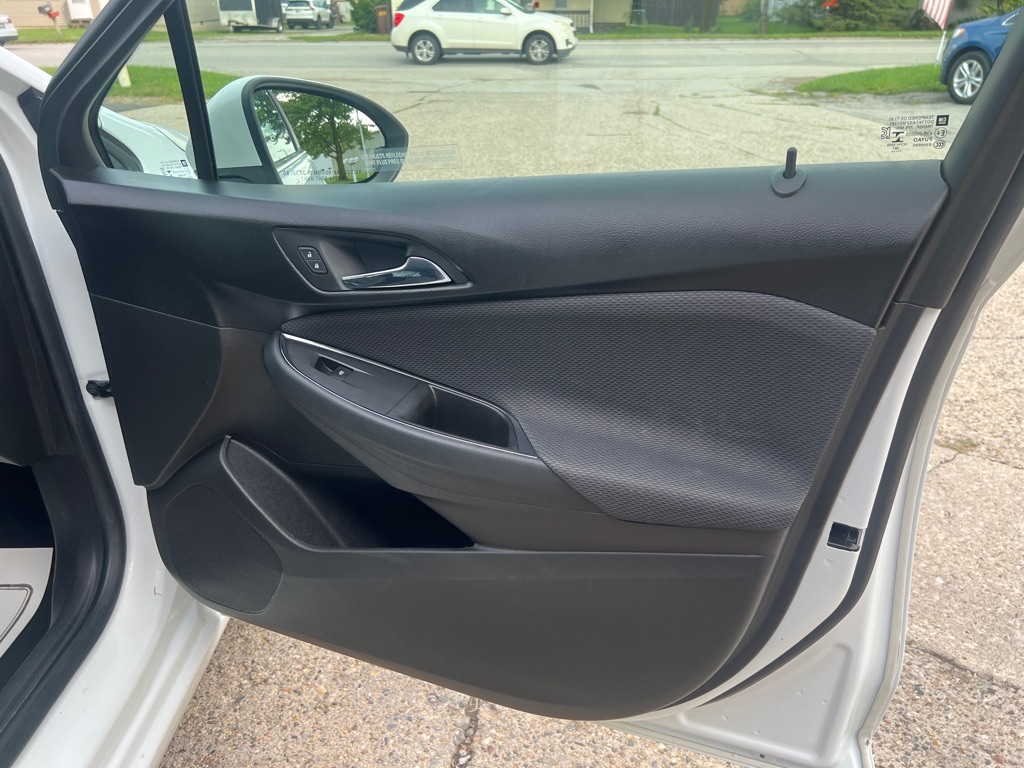 Photo 22 of this CHEVROLET CRUZE
