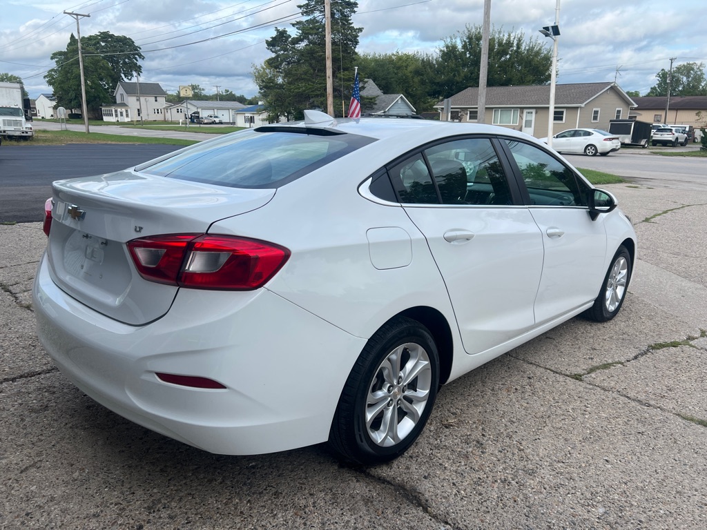Photo 9 of this CHEVROLET CRUZE