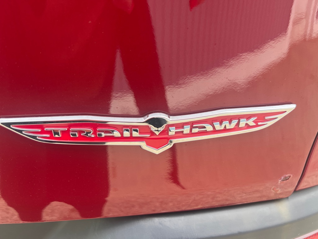 Photo 15 of this JEEP CHEROKEE