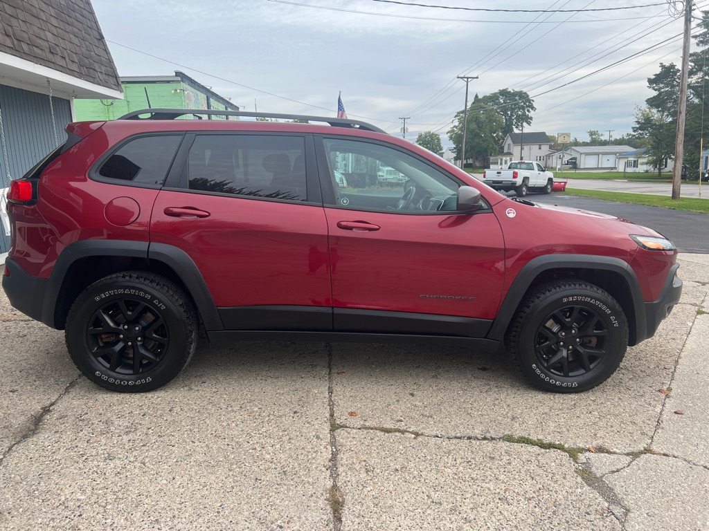 Photo 9 of this JEEP CHEROKEE