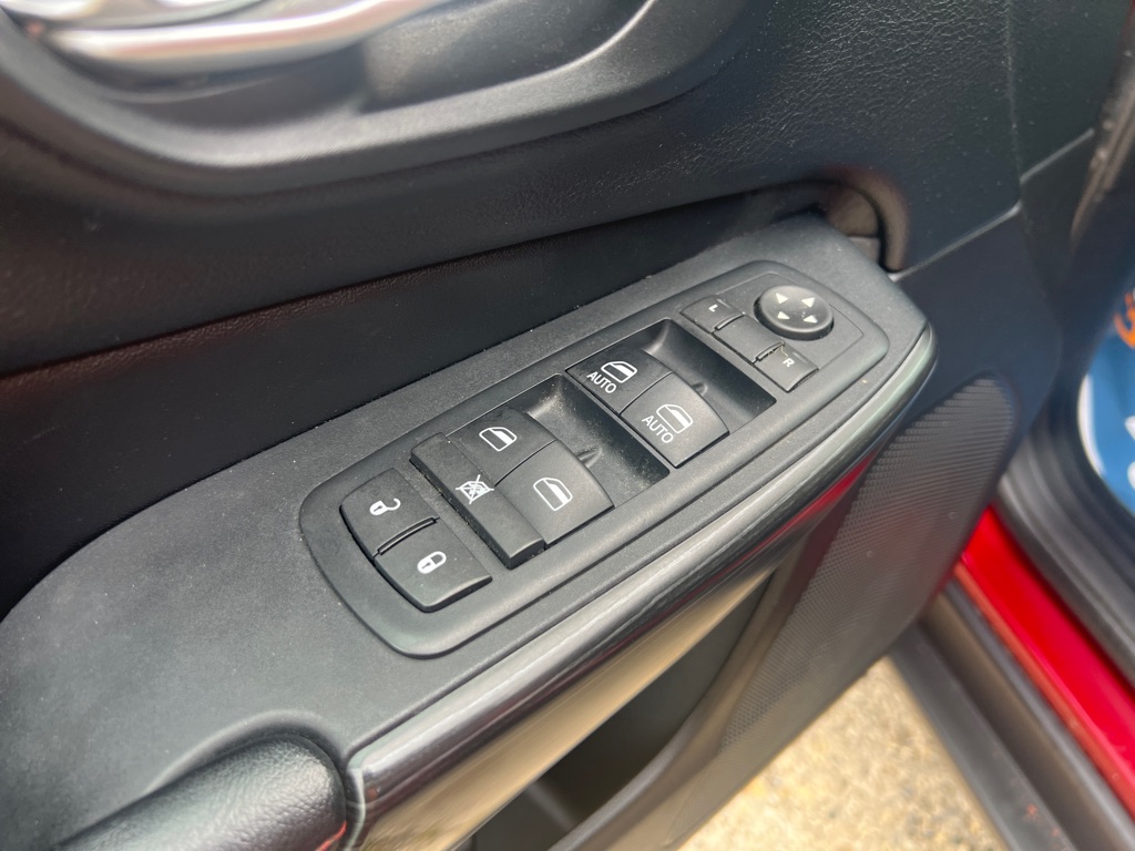 Photo 27 of this JEEP CHEROKEE