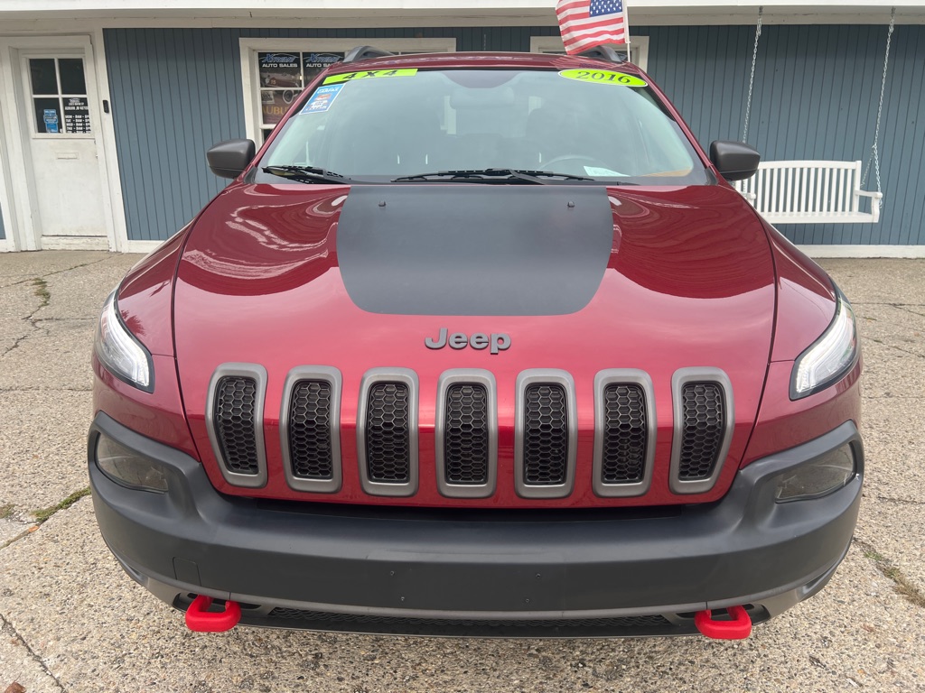 Photo 3 of this JEEP CHEROKEE