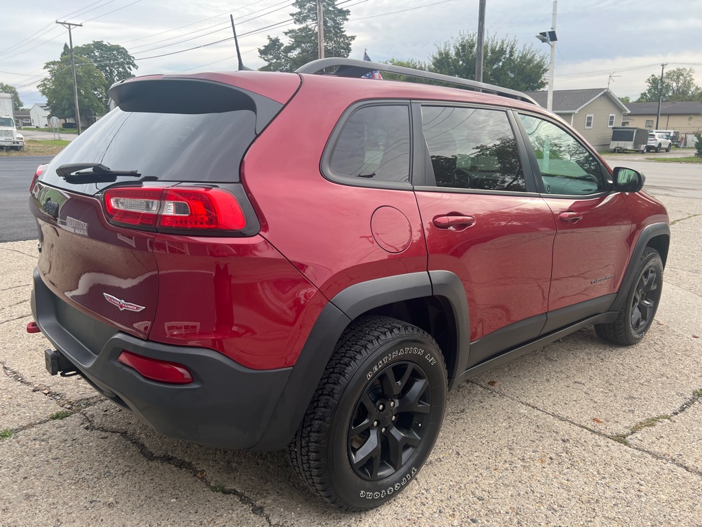 Photo 8 of this JEEP CHEROKEE