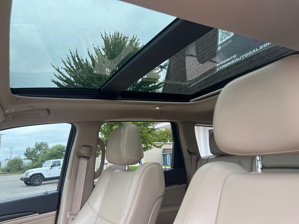 Photo 19 of this JEEP GRAND CHEROKEE