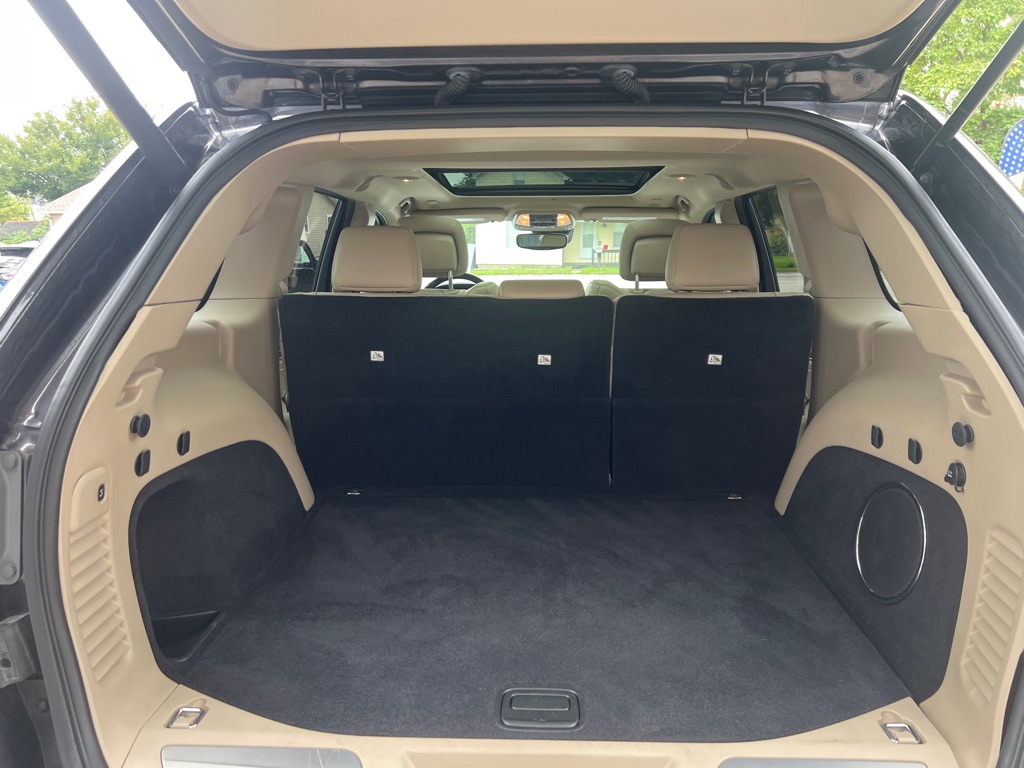 Photo 24 of this JEEP GRAND CHEROKEE