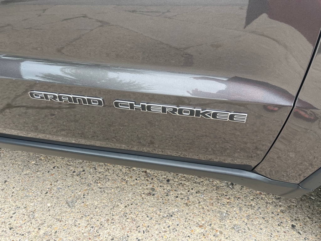 Photo 13 of this JEEP GRAND CHEROKEE