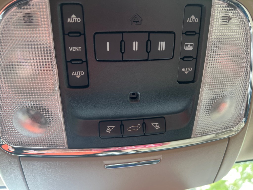 Photo 53 of this JEEP GRAND CHEROKEE