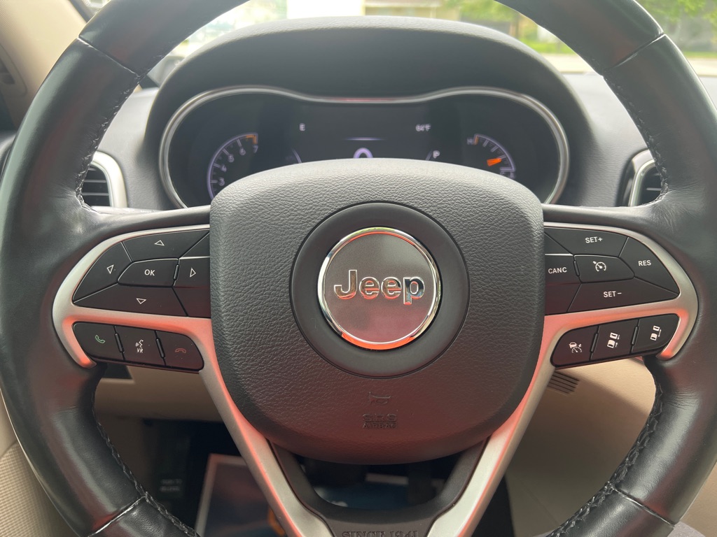 Photo 37 of this JEEP GRAND CHEROKEE