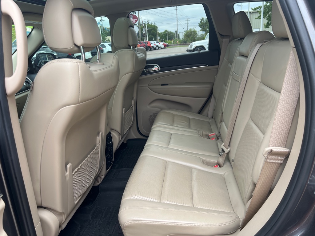 Photo 21 of this JEEP GRAND CHEROKEE