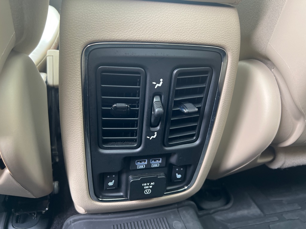 Photo 23 of this JEEP GRAND CHEROKEE