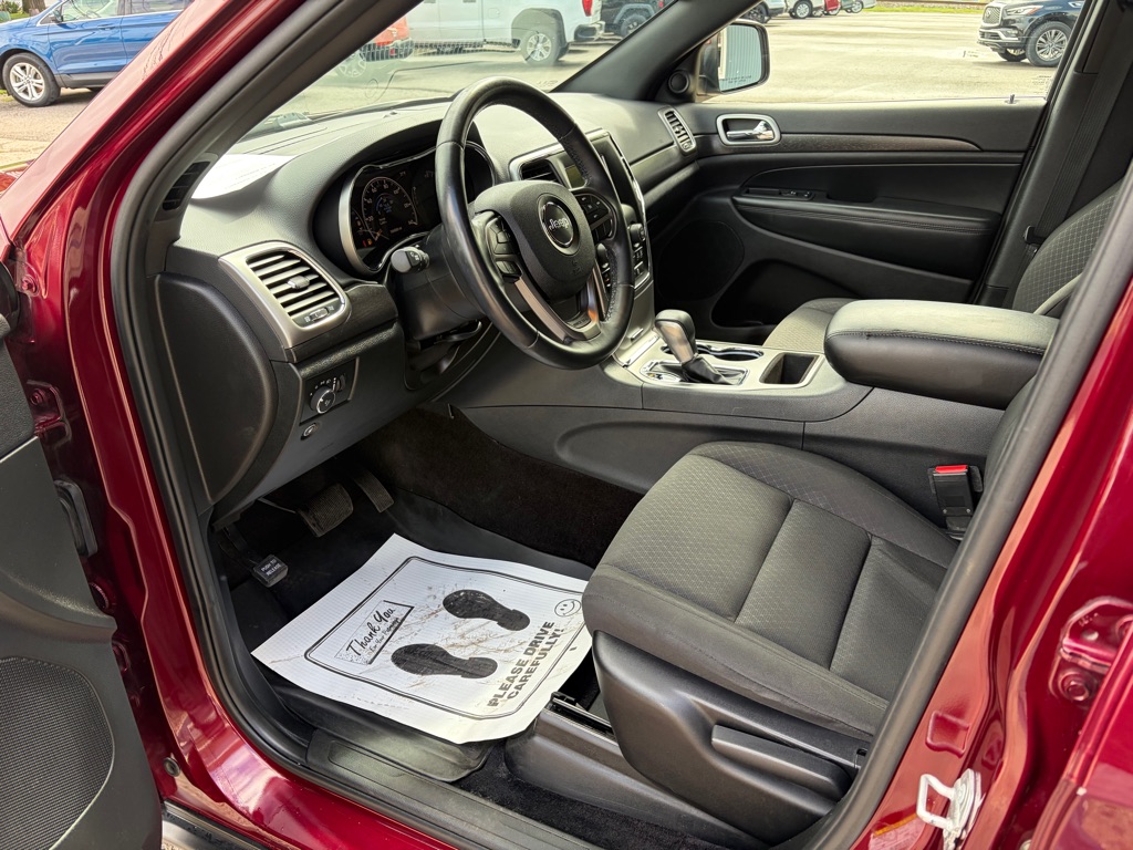 Photo 18 of this JEEP GRAND CHEROKEE