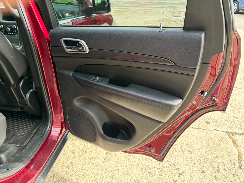 Photo 26 of this JEEP GRAND CHEROKEE