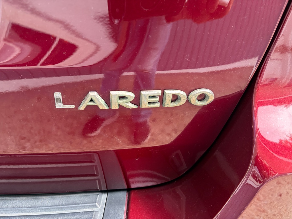 Photo 34 of this JEEP GRAND CHEROKEE