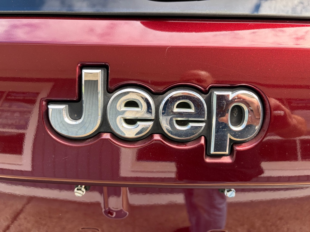 Photo 35 of this JEEP GRAND CHEROKEE