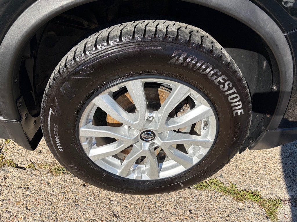 Photo 26 of this NISSAN ROGUE