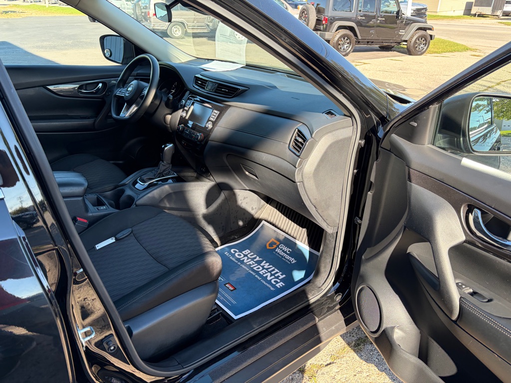 Photo 18 of this NISSAN ROGUE