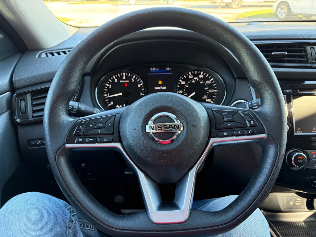 Photo 39 of this NISSAN ROGUE